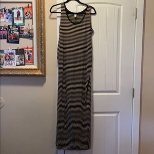 Maternity maxi dress